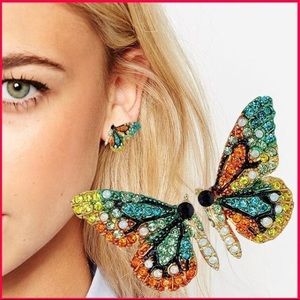 BUTTERFLY EARRING🦋